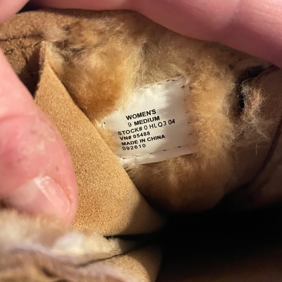 L.L. Bean Suede Leather Tan Tassel Fringe Sheepskin Boots 9 Medium Moccasin Cozy - Picture 10 of 12